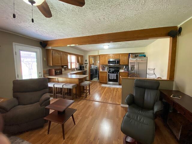 831 East Burford Street Property Photo 5