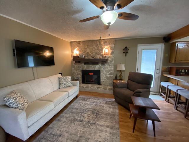 831 East Burford Street Property Photo 6