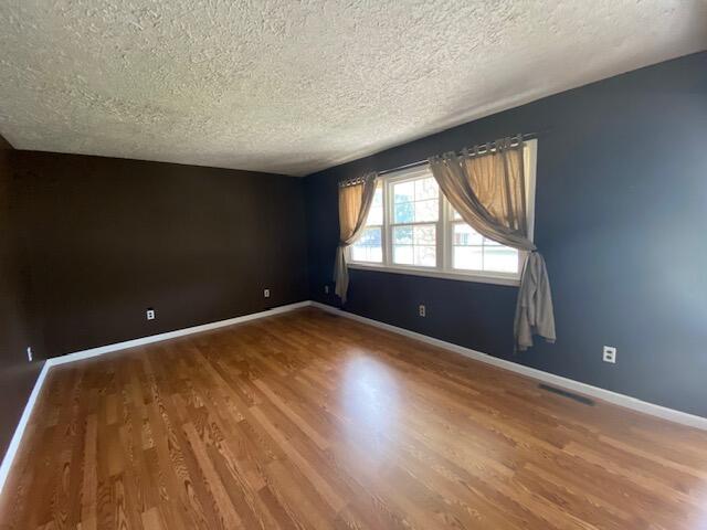 831 East Burford Street Property Photo 7