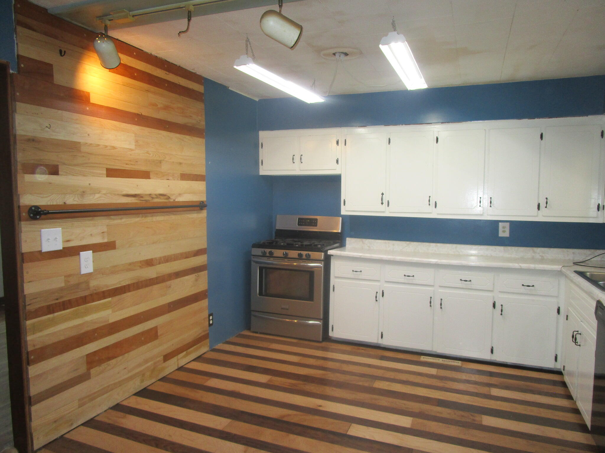 510 West 3rd Street Property Photo 10