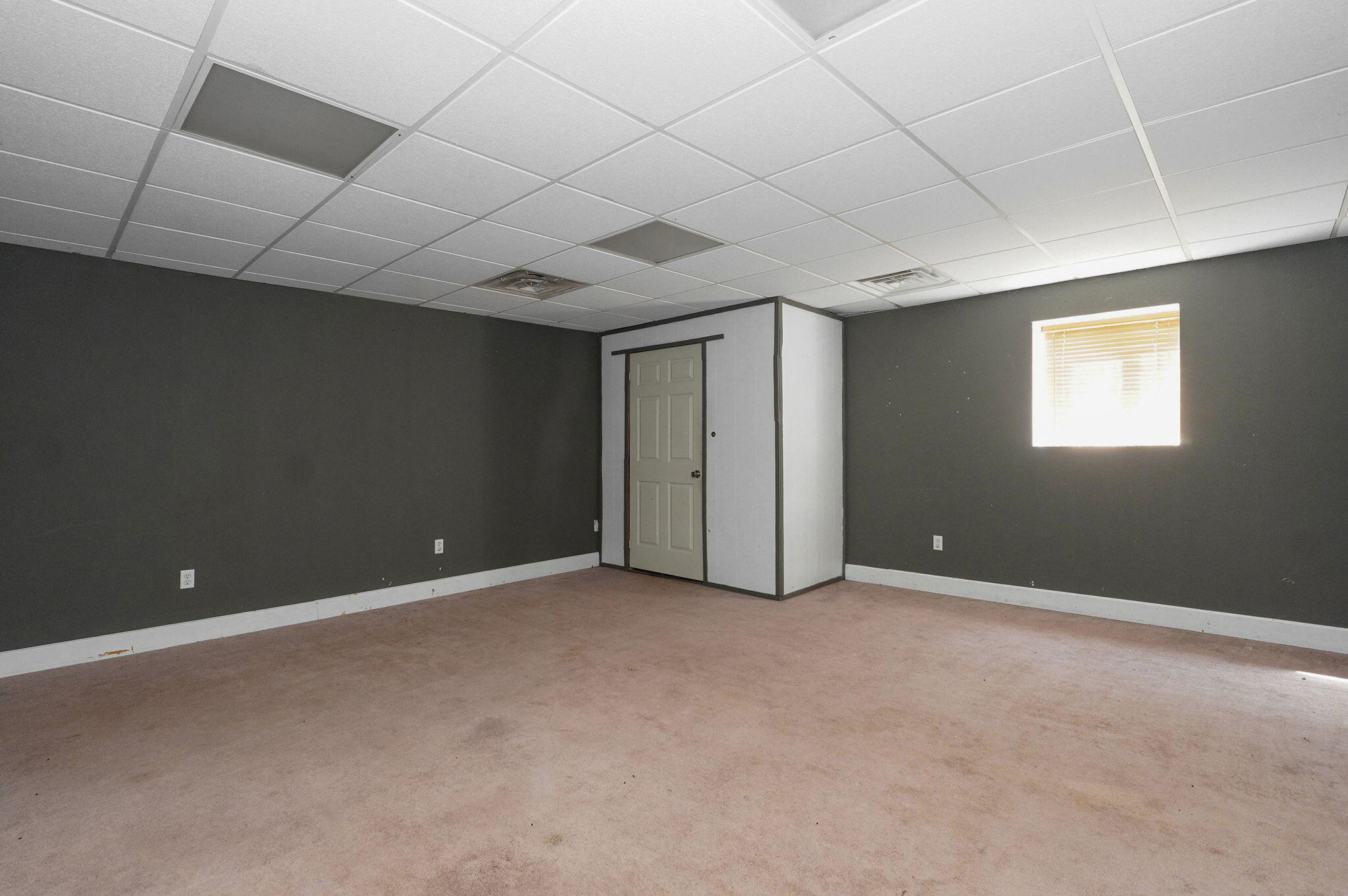 3956 North Farm Road 143 Property Photo 5