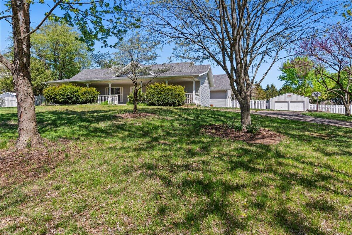 971 West Meadowview Drive Property Photo
