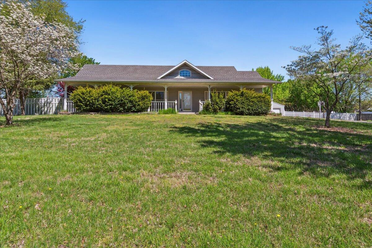 971 West Meadowview Drive Property Photo 4