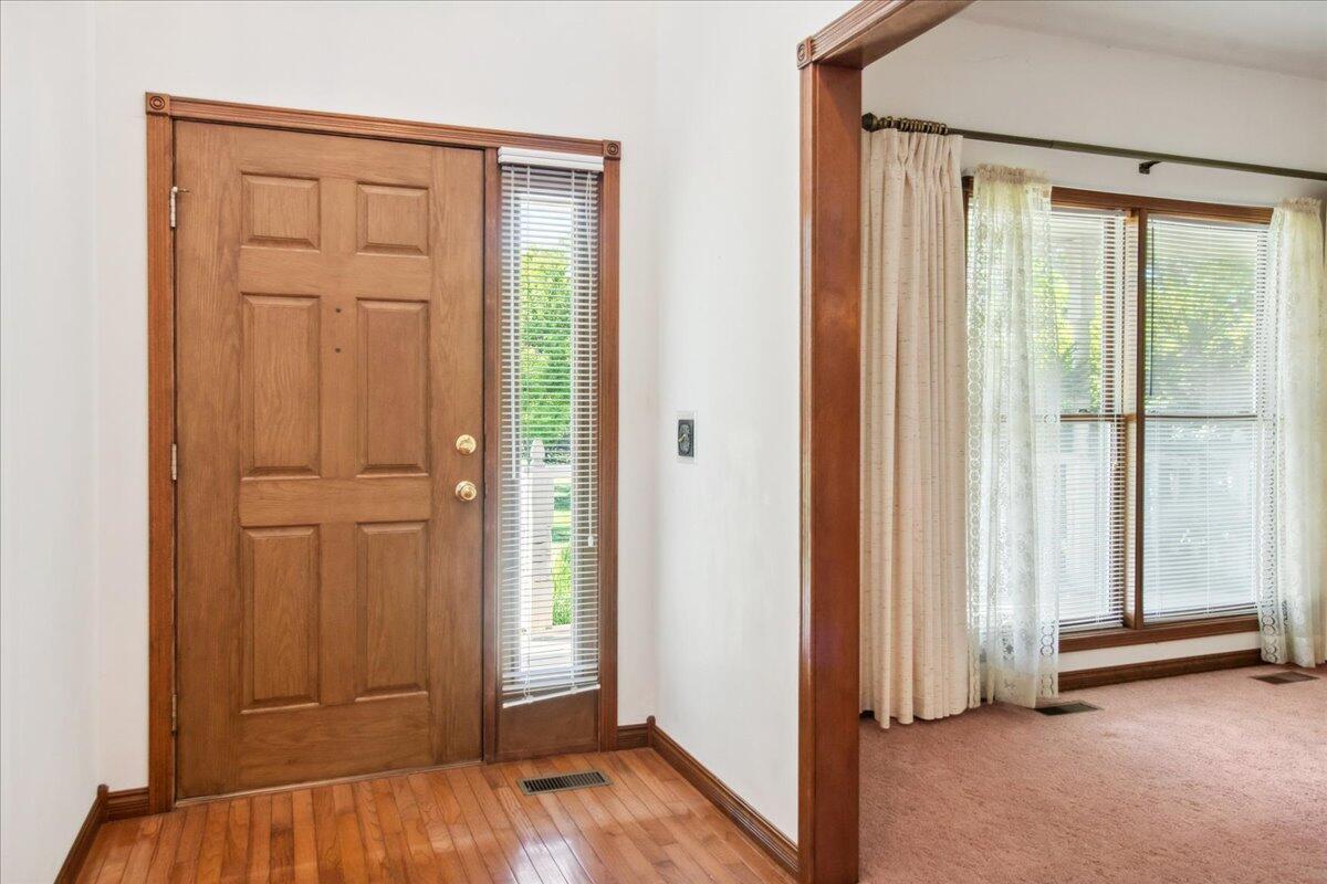 971 West Meadowview Drive Property Photo 10