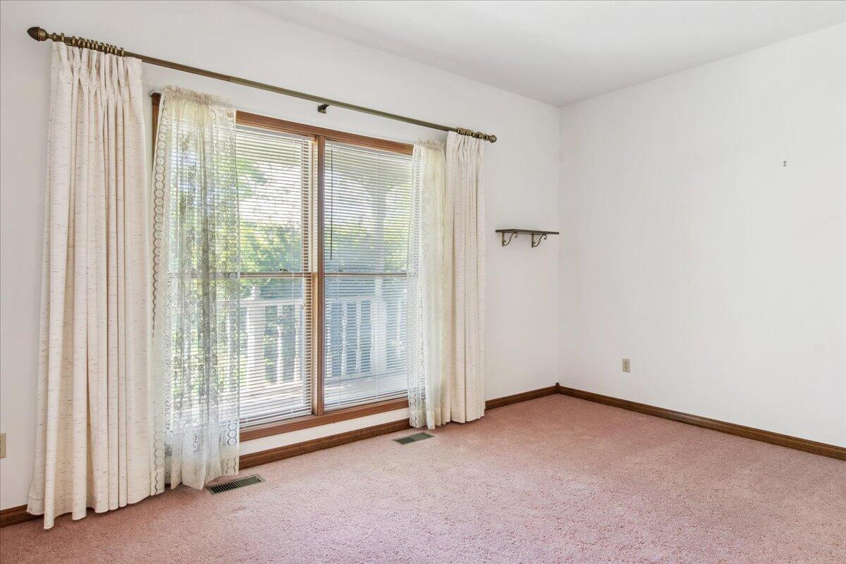 971 West Meadowview Drive Property Photo 11