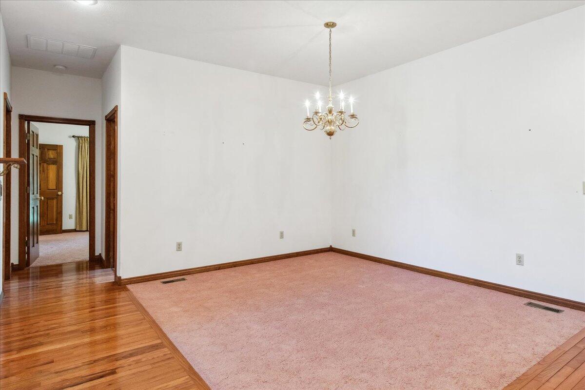 971 West Meadowview Drive Property Photo 15