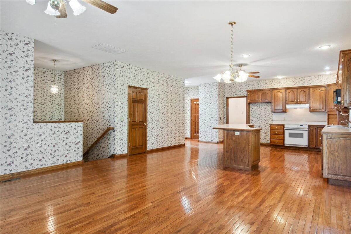 971 West Meadowview Drive Property Photo 20