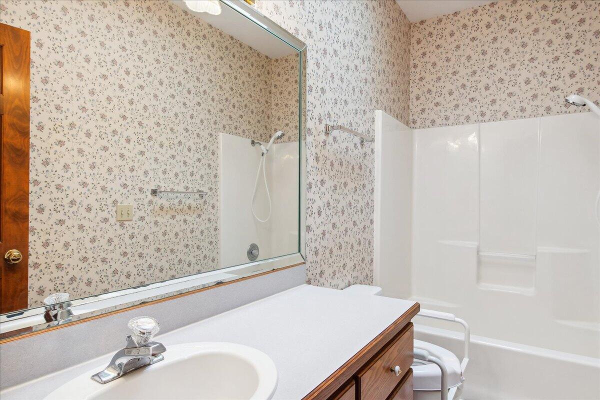 971 West Meadowview Drive Property Photo 27