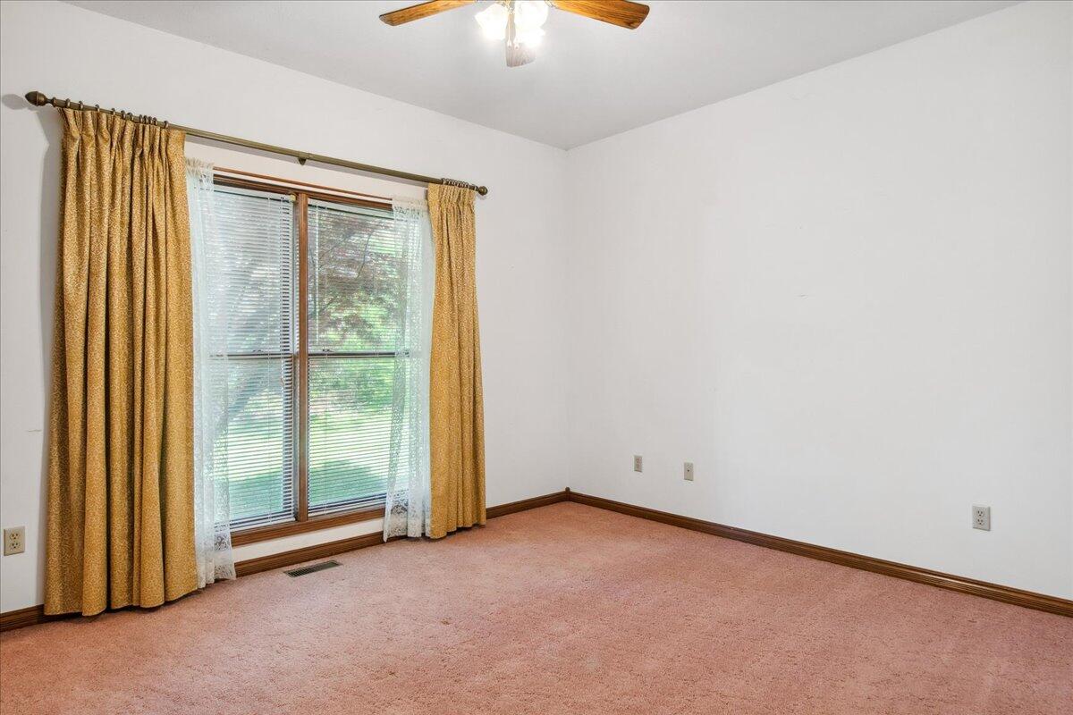 971 West Meadowview Drive Property Photo 28