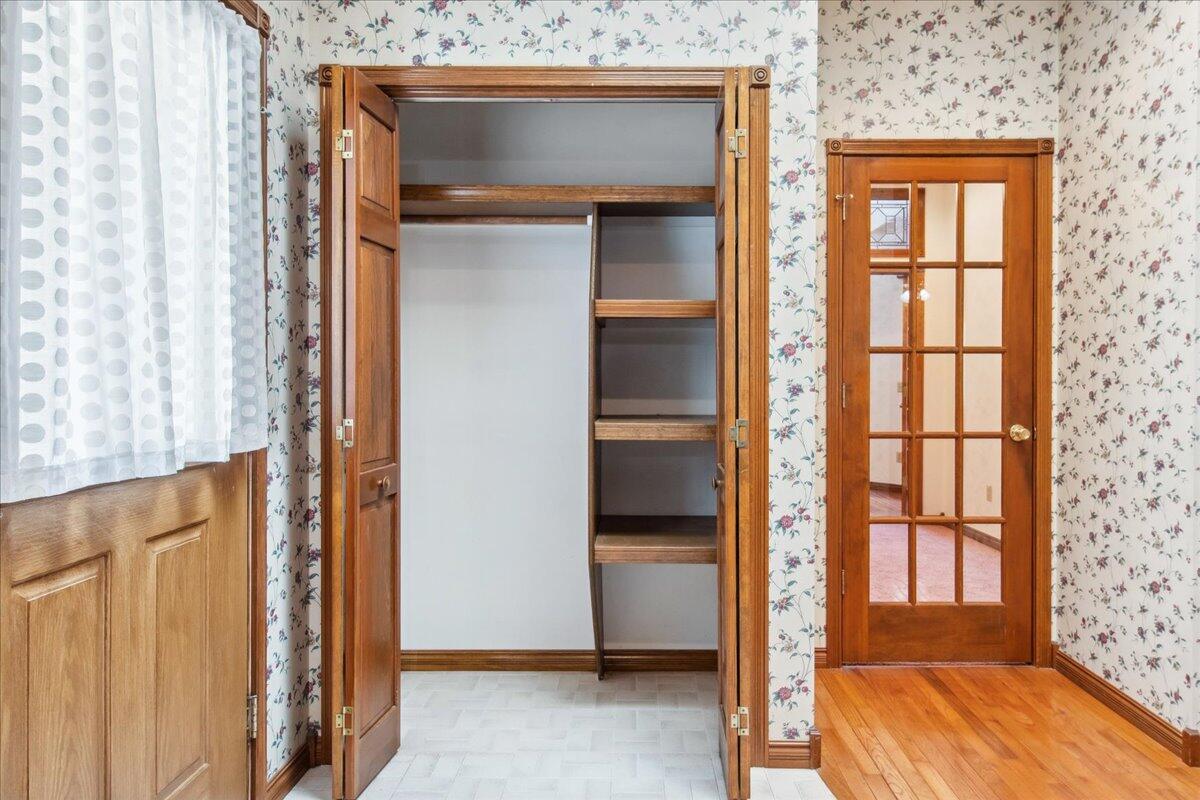 971 West Meadowview Drive Property Photo 37