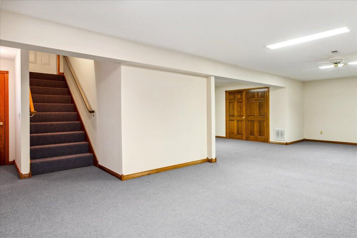 971 West Meadowview Drive Property Photo 39