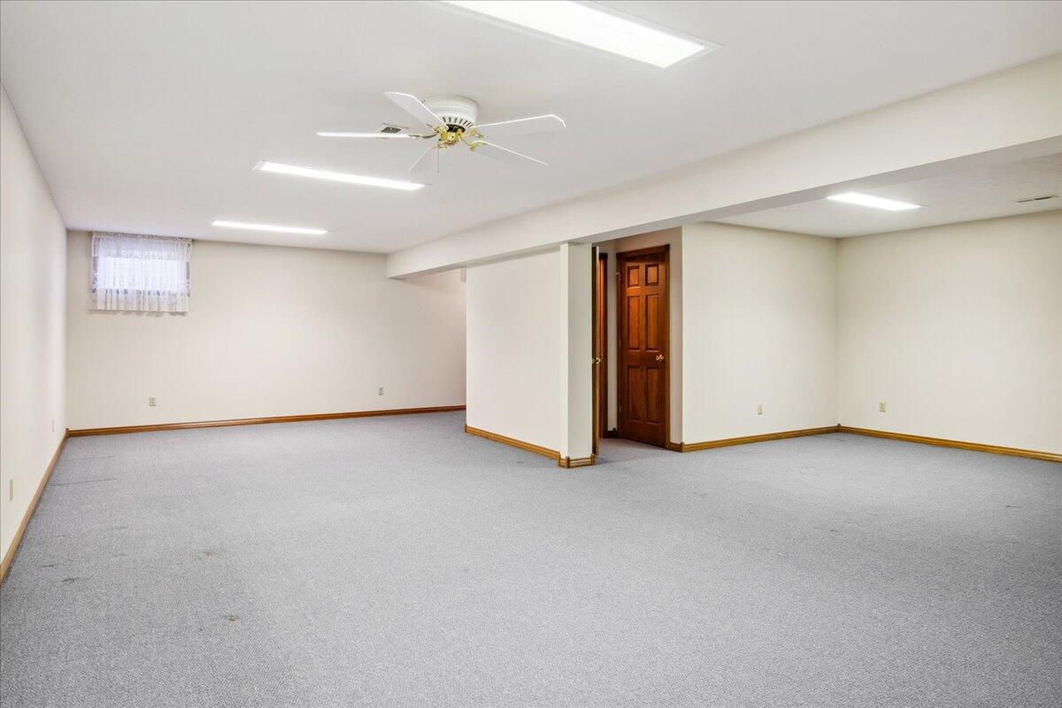 971 West Meadowview Drive Property Photo 40