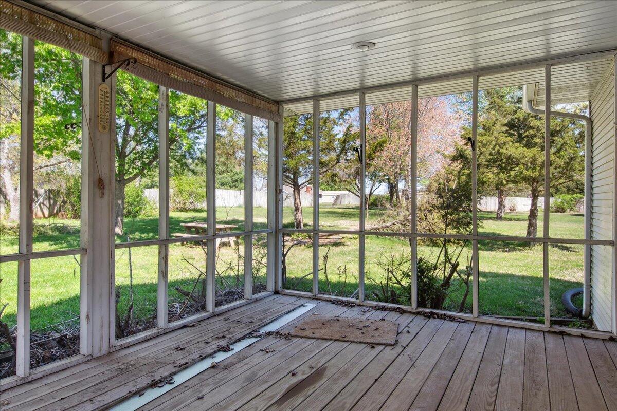 971 West Meadowview Drive Property Photo 42