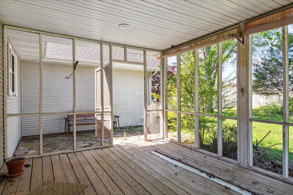 971 West Meadowview Drive Property Photo 43