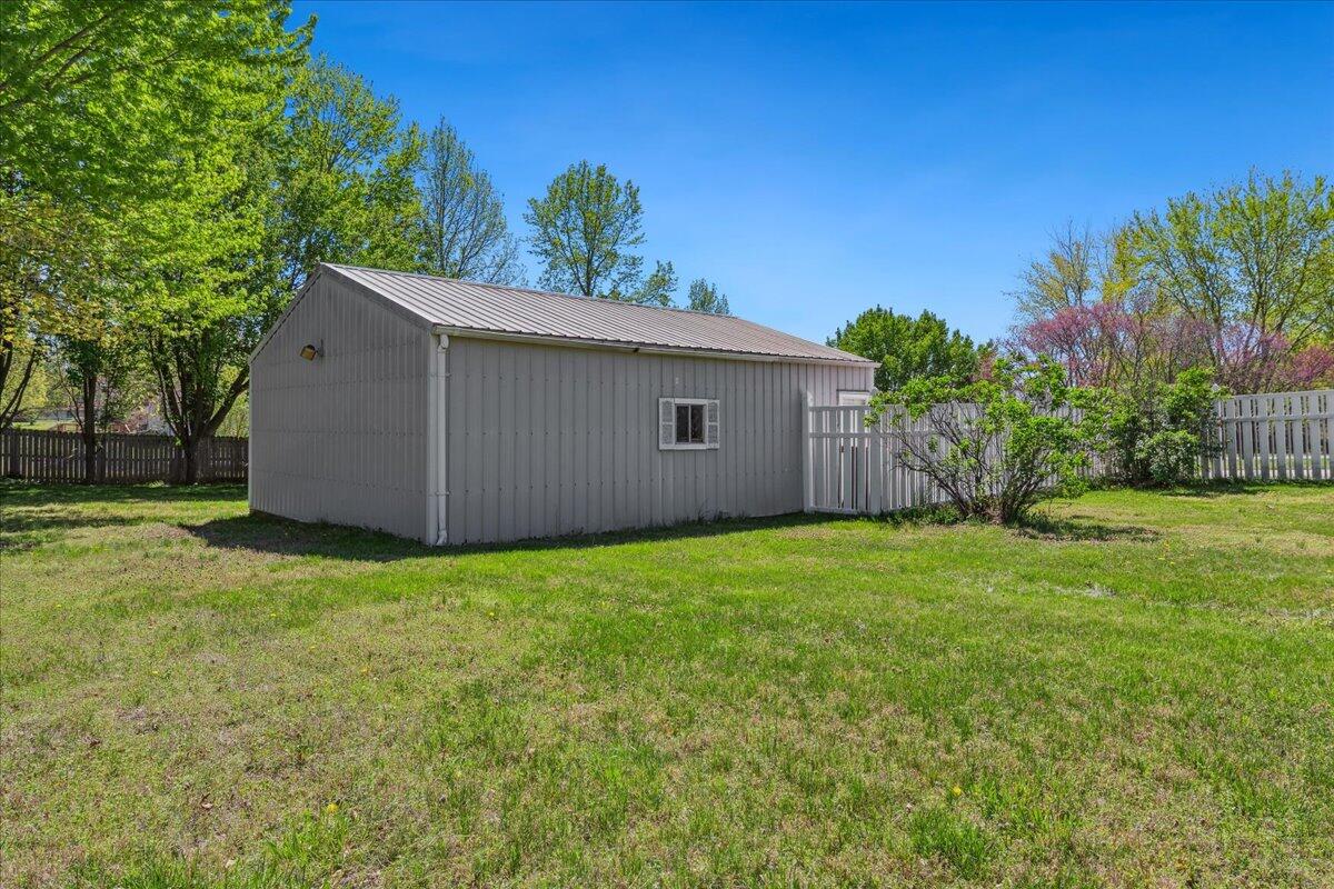 971 West Meadowview Drive Property Photo 48
