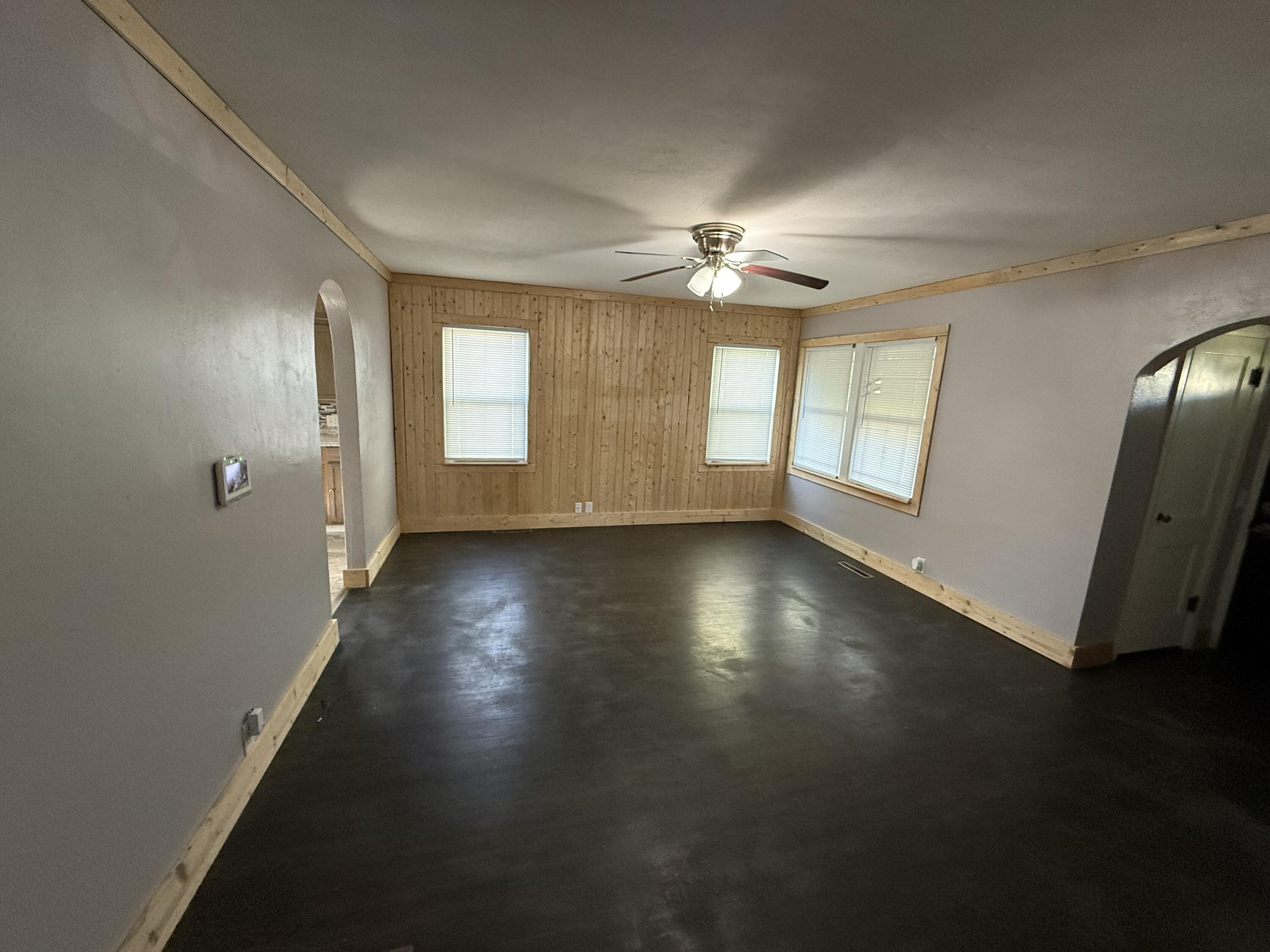 1009 South Rinker Avenue Property Photo 6