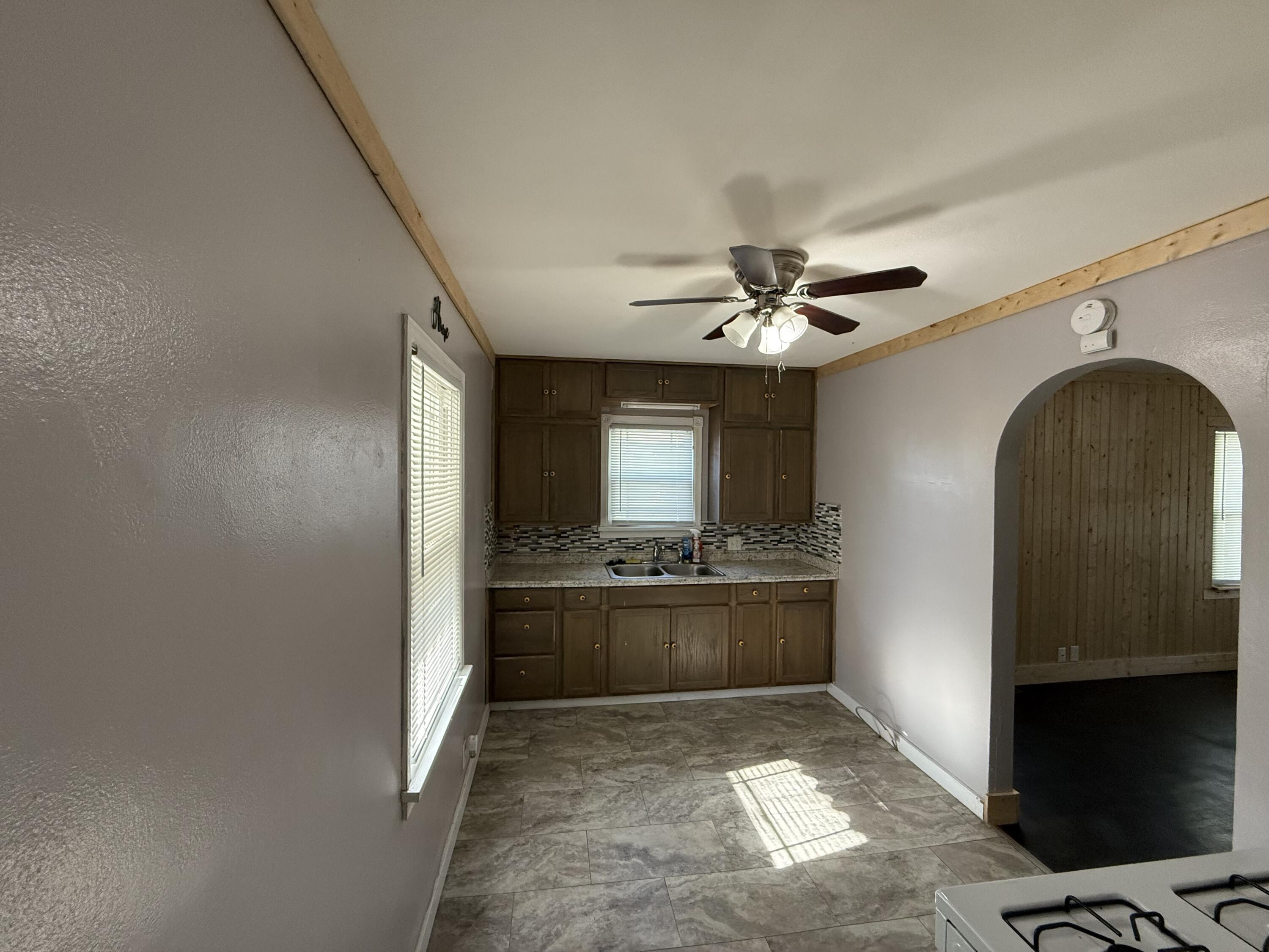 1009 South Rinker Avenue Property Photo 8