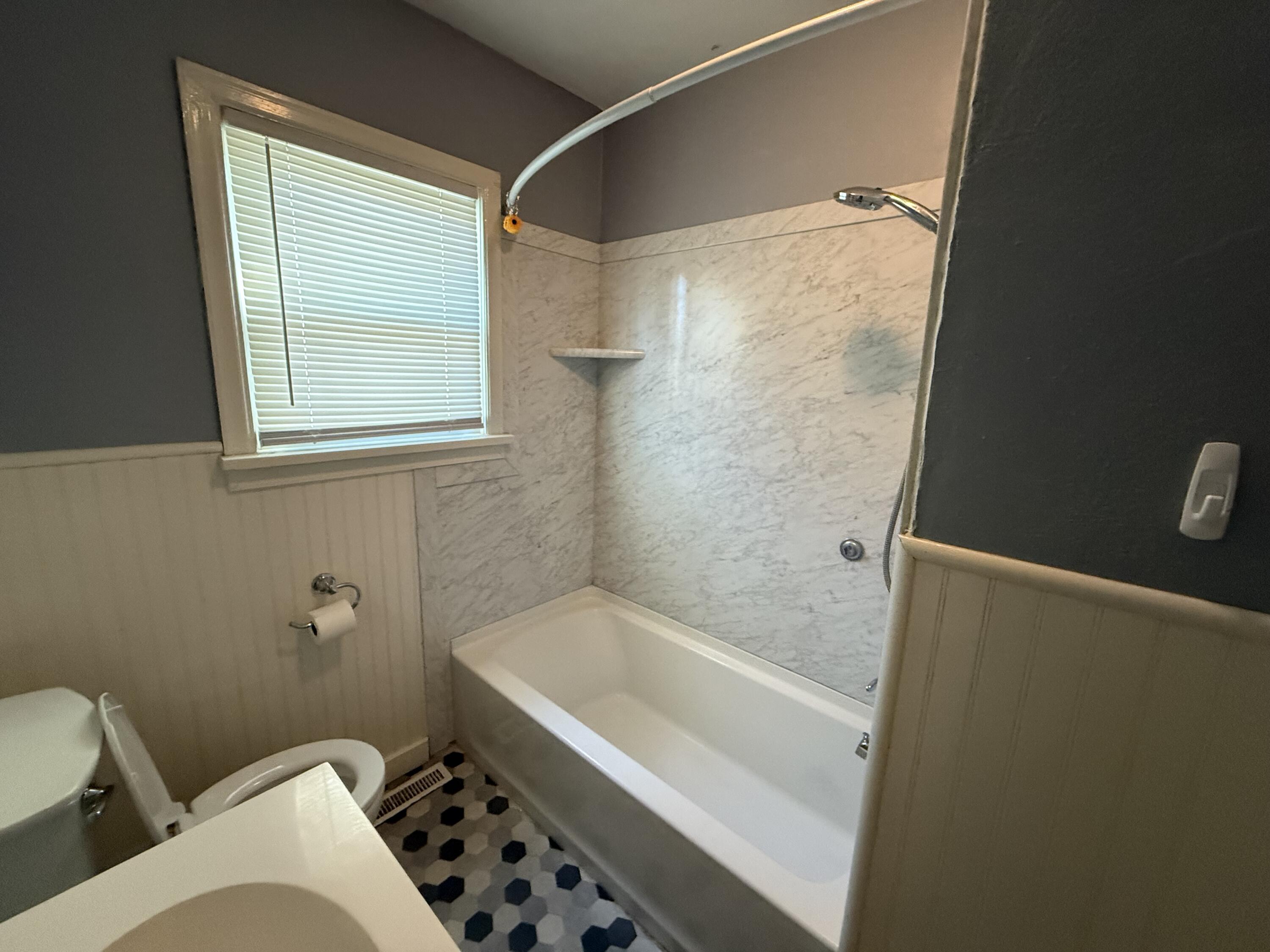 1009 South Rinker Avenue Property Photo 12