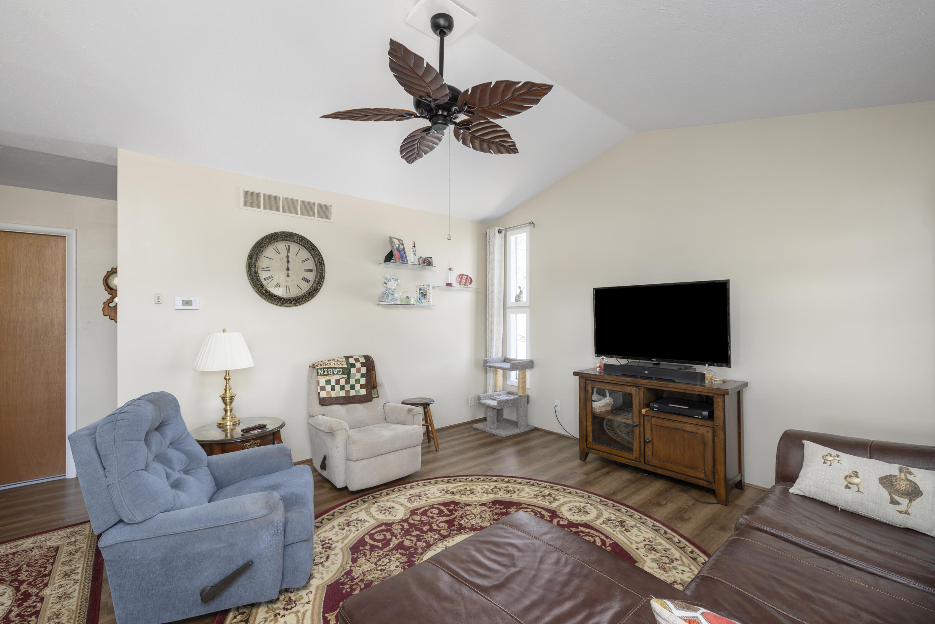 19 Golden Drive Property Photo 14