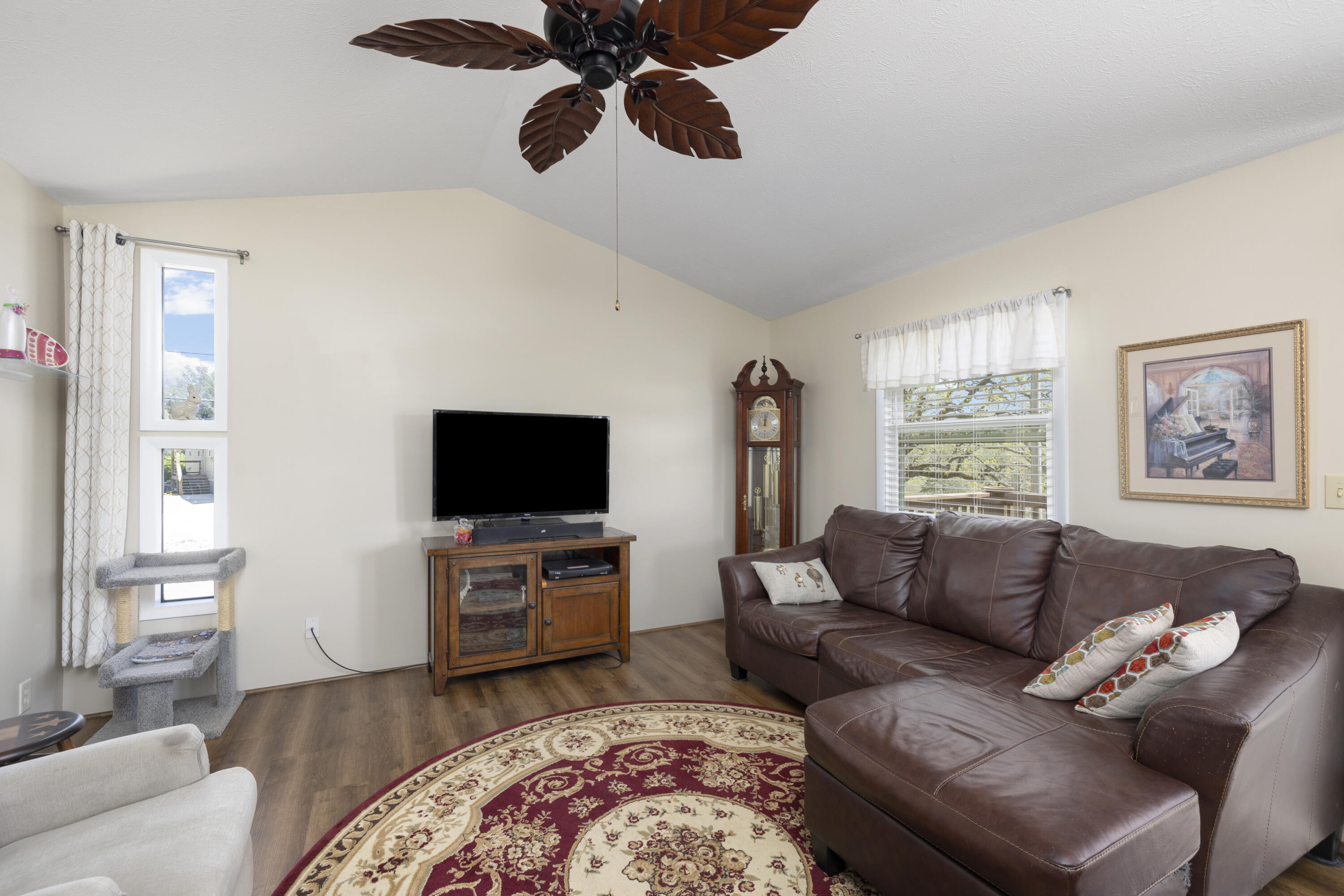 19 Golden Drive Property Photo 15