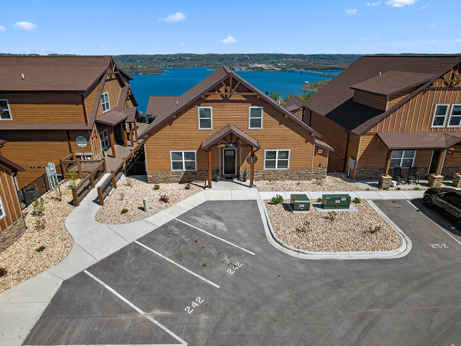 252 Settlers Cove Property Photo 3