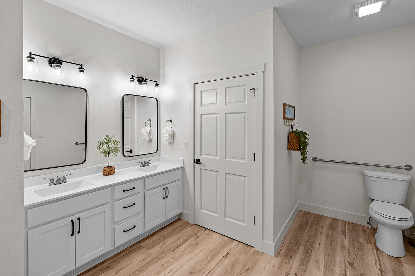 252 Settlers Cove Property Photo 23