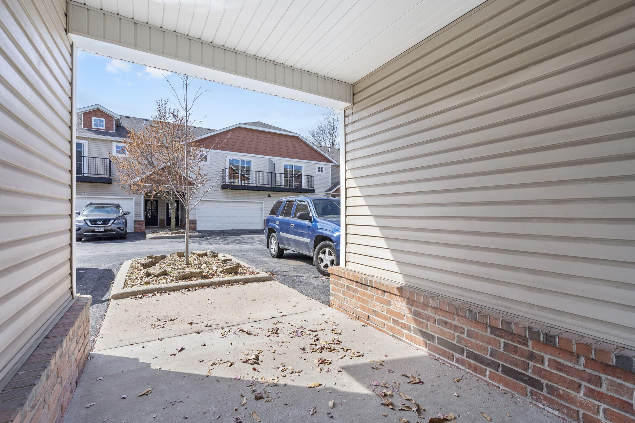 710 West Walnut Street Property Photo 3