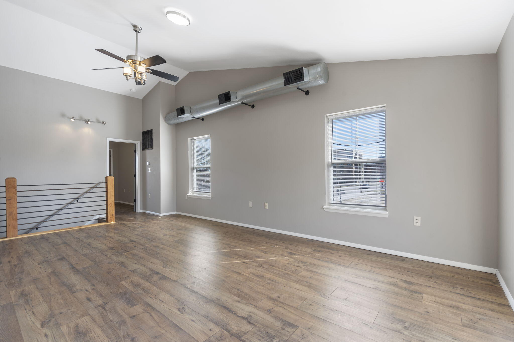 710 West Walnut Street Property Photo 10