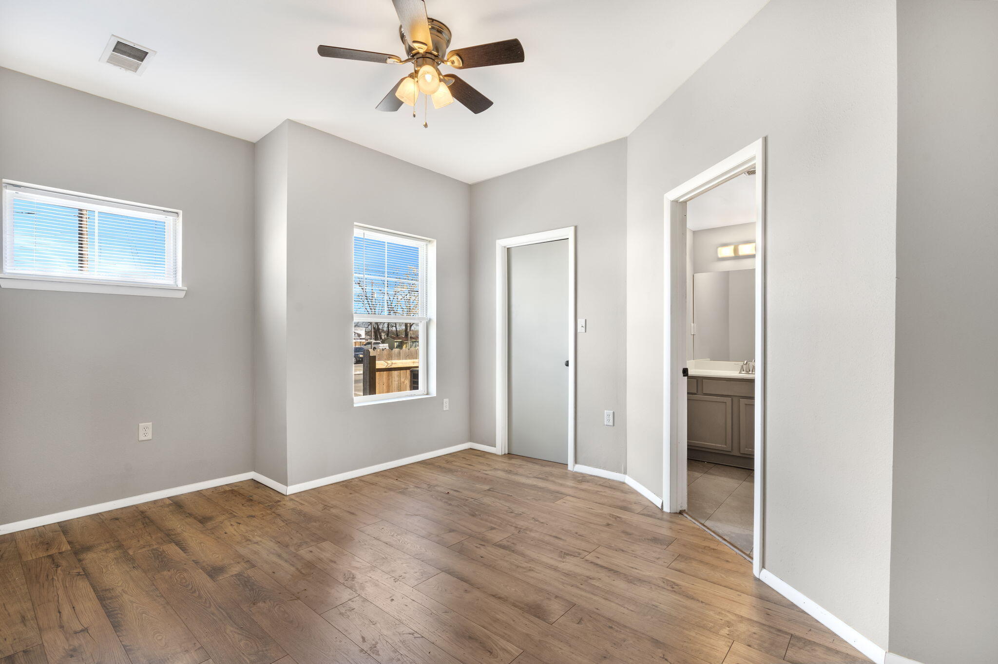 710 West Walnut Street Property Photo 20
