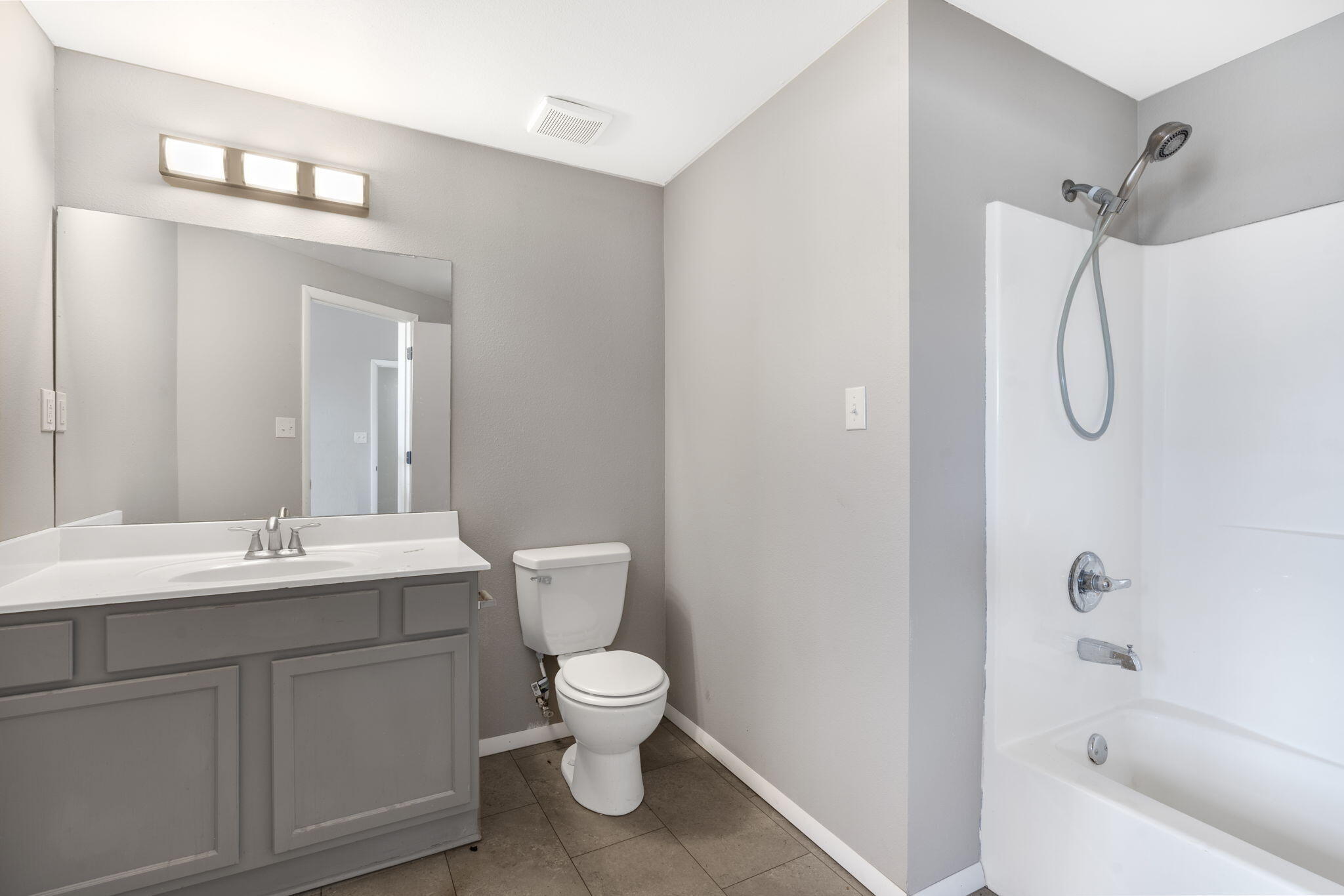 710 West Walnut Street Property Photo 22