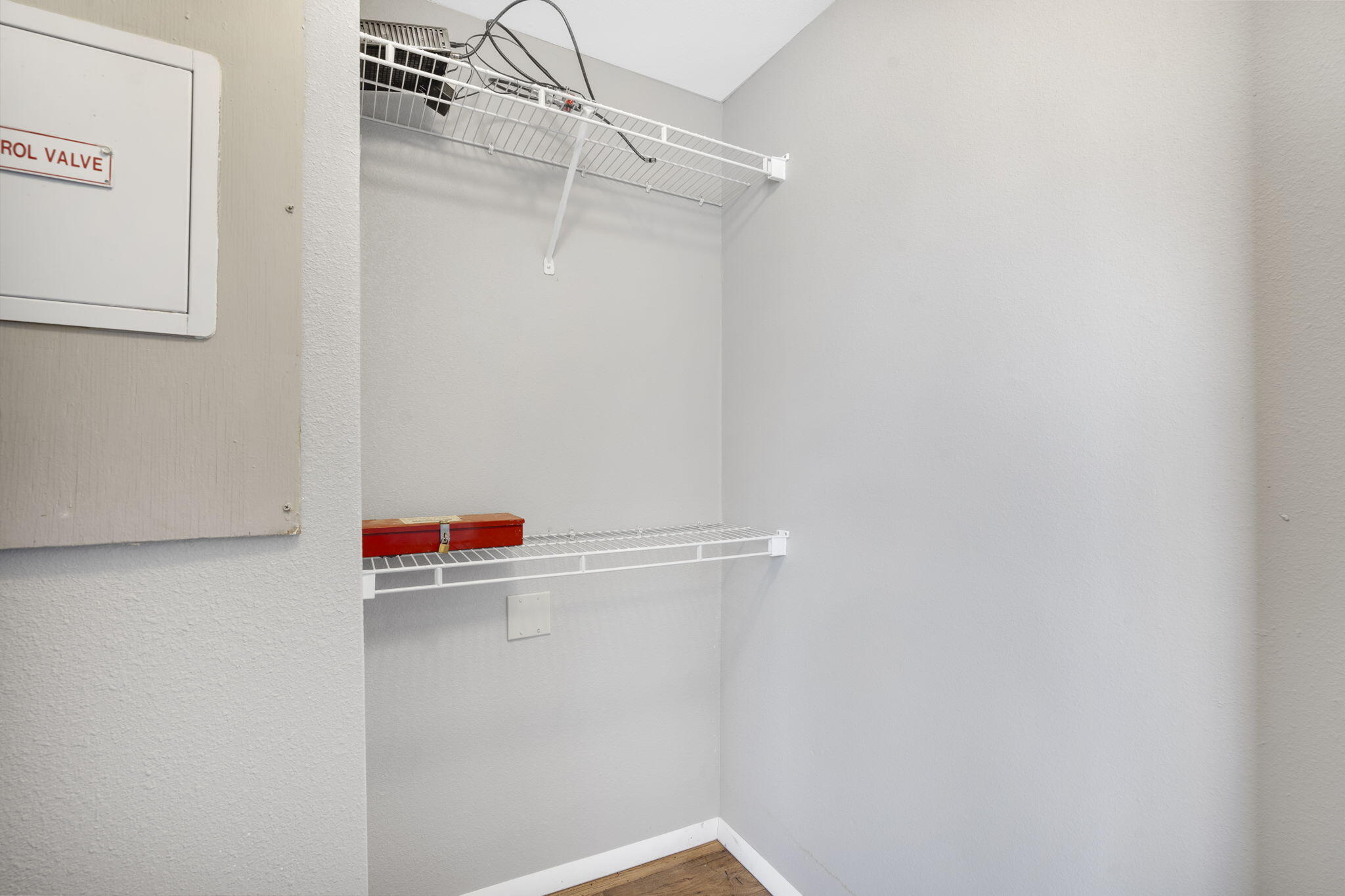 710 West Walnut Street Property Photo 24