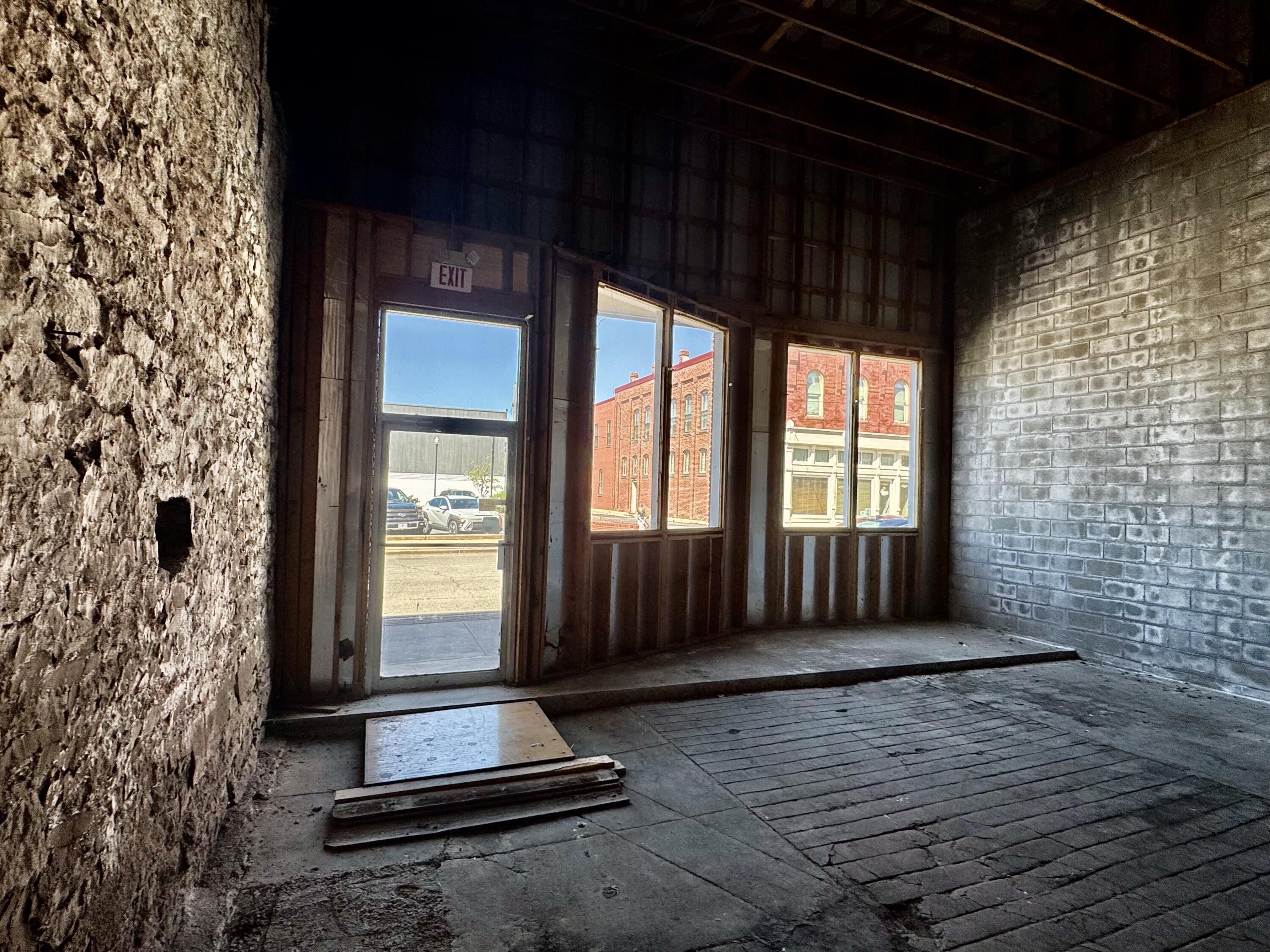 125 & 129 West Spring Street Property Photo 16