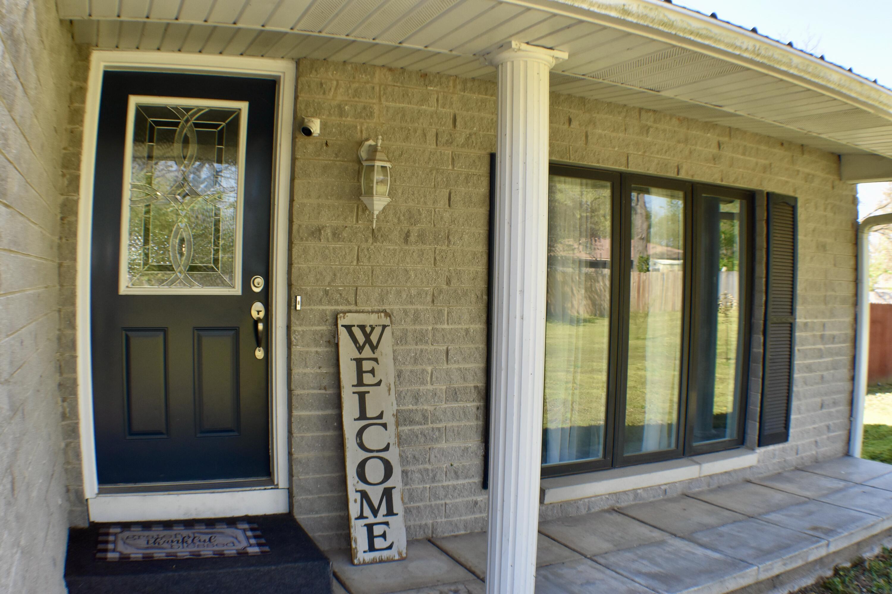 826 East Division Street Property Photo 2