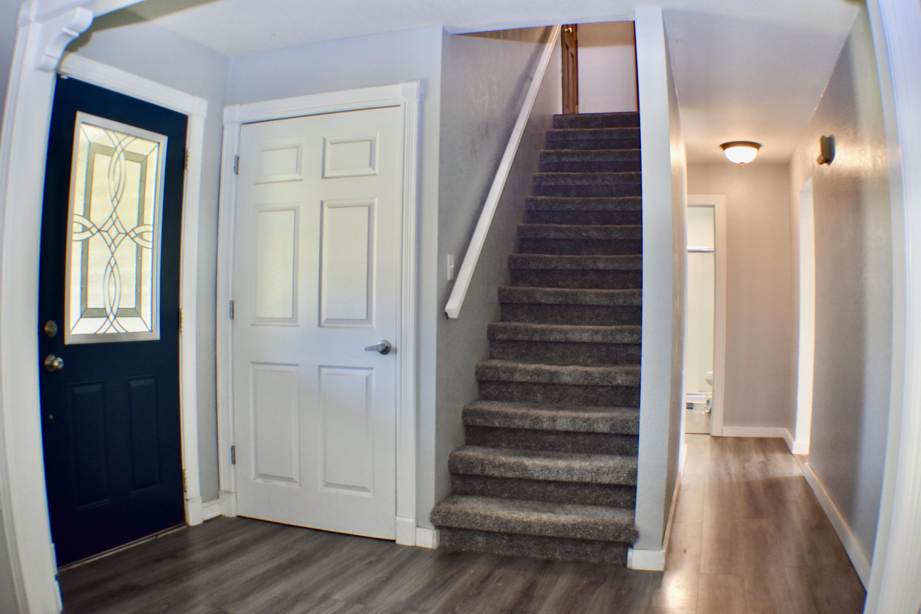 826 East Division Street Property Photo 10