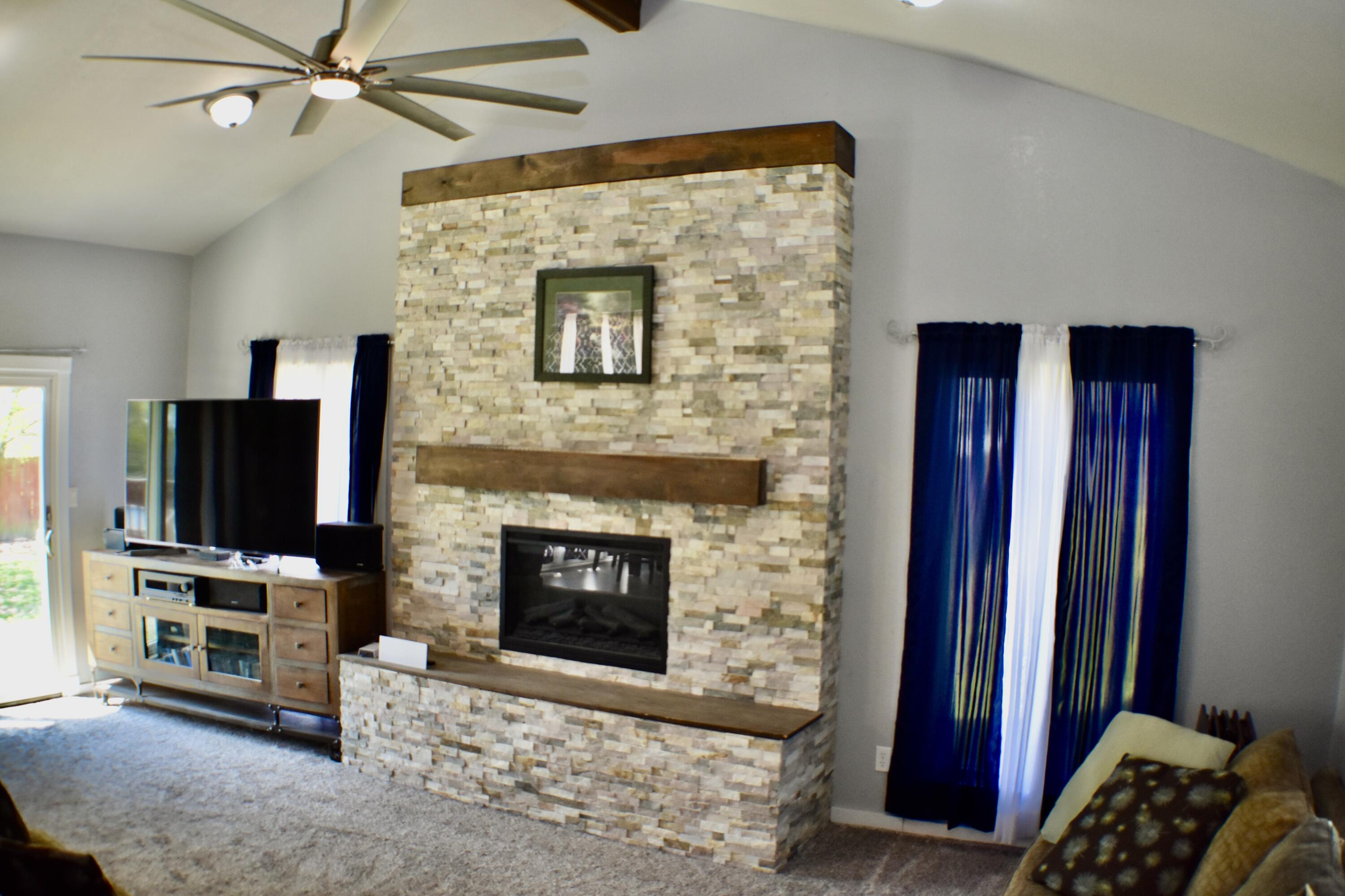 826 East Division Street Property Photo 11