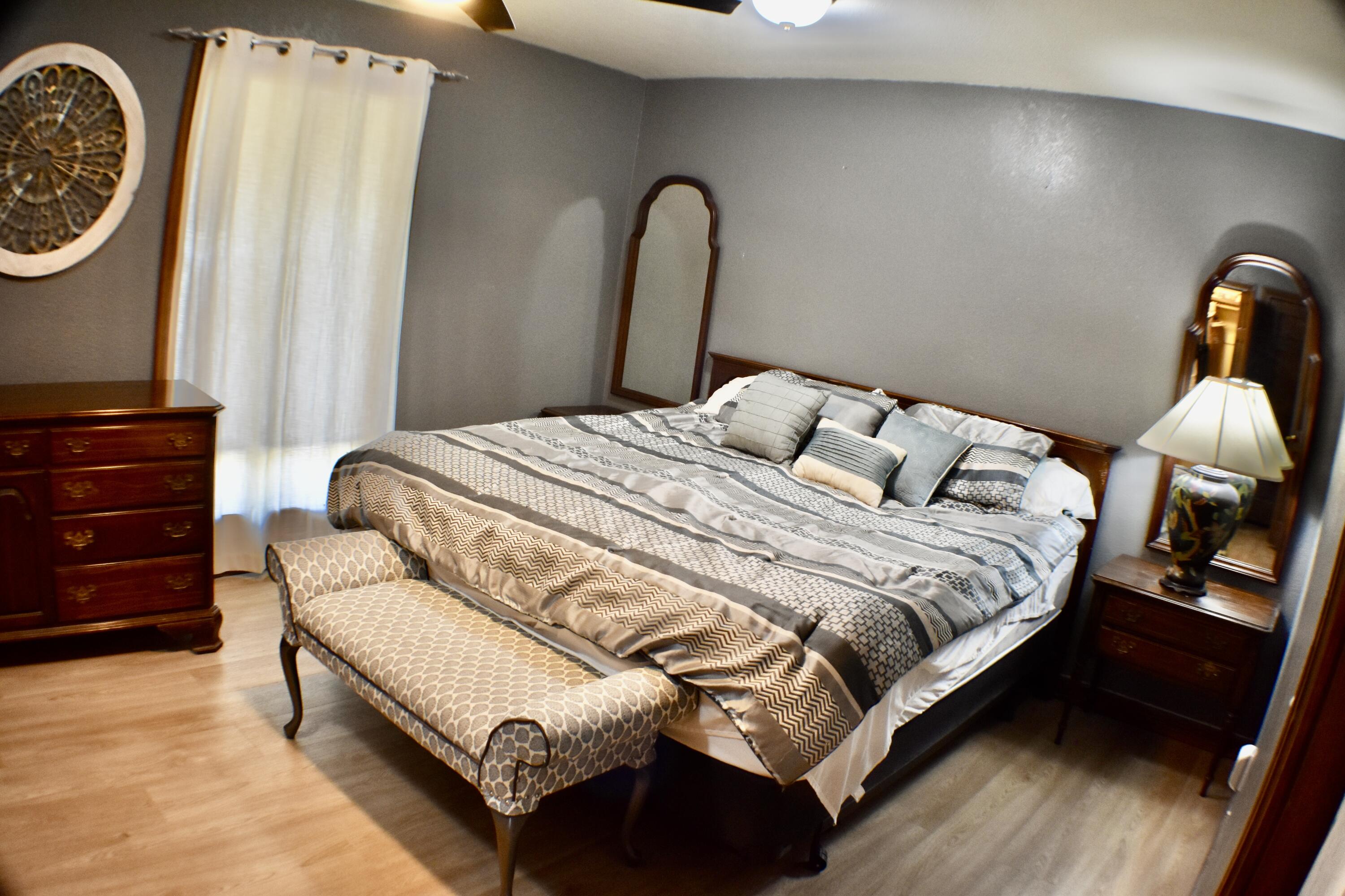 826 East Division Street Property Photo 12