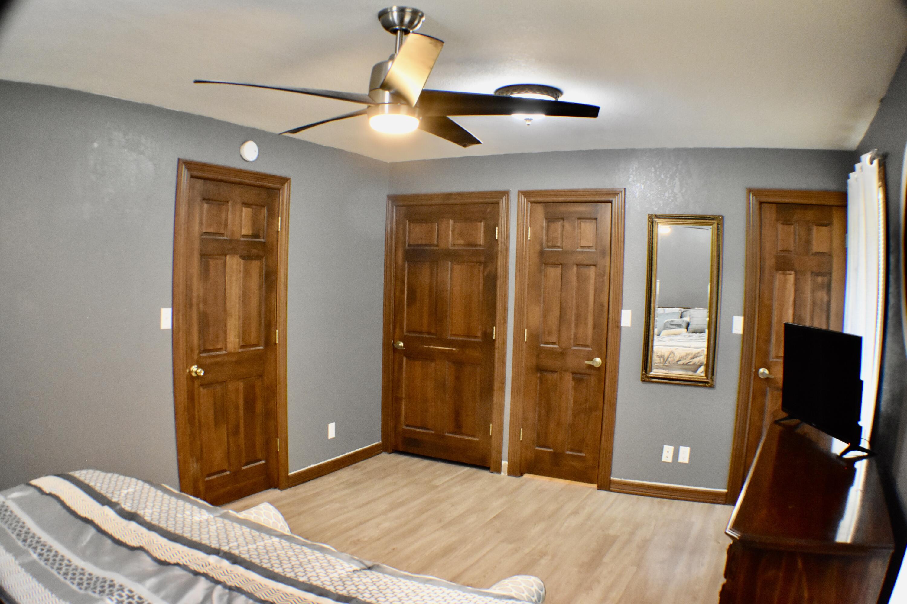 826 East Division Street Property Photo 14