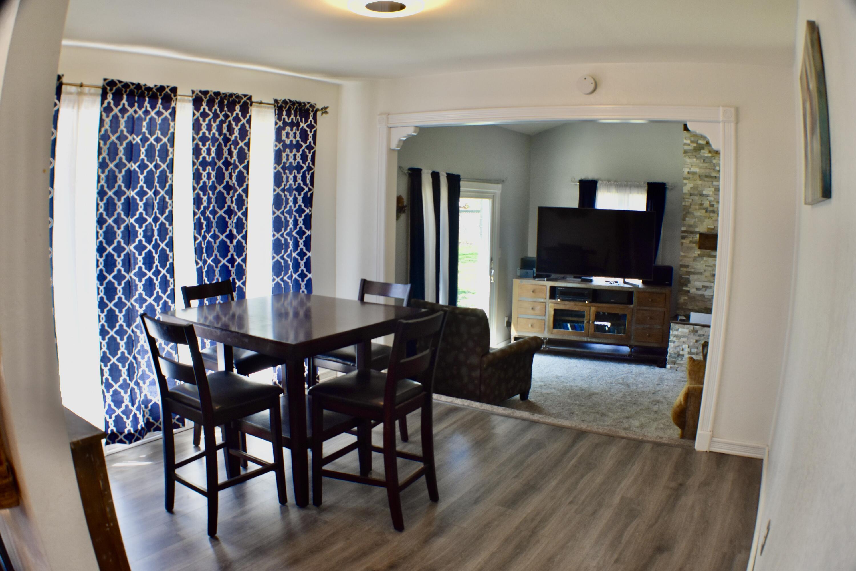 826 East Division Street Property Photo 16