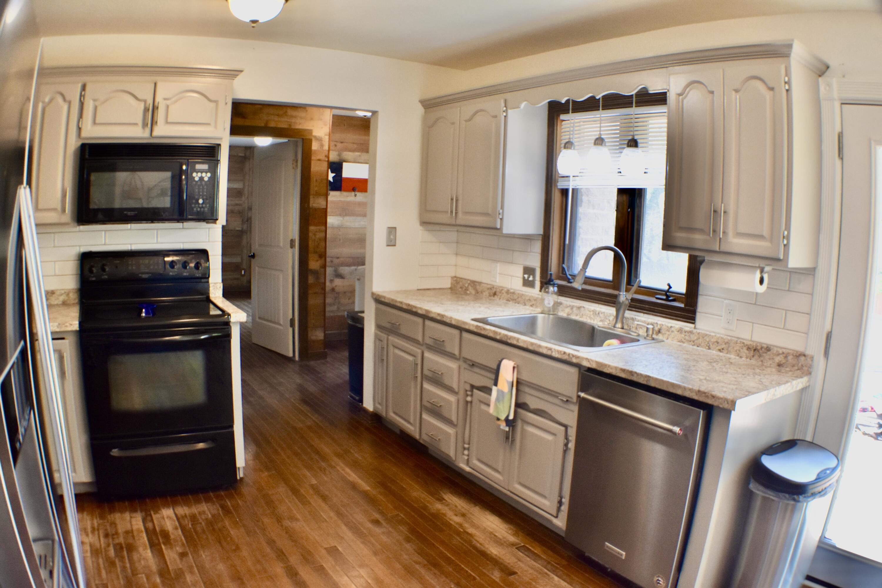 826 East Division Street Property Photo 17