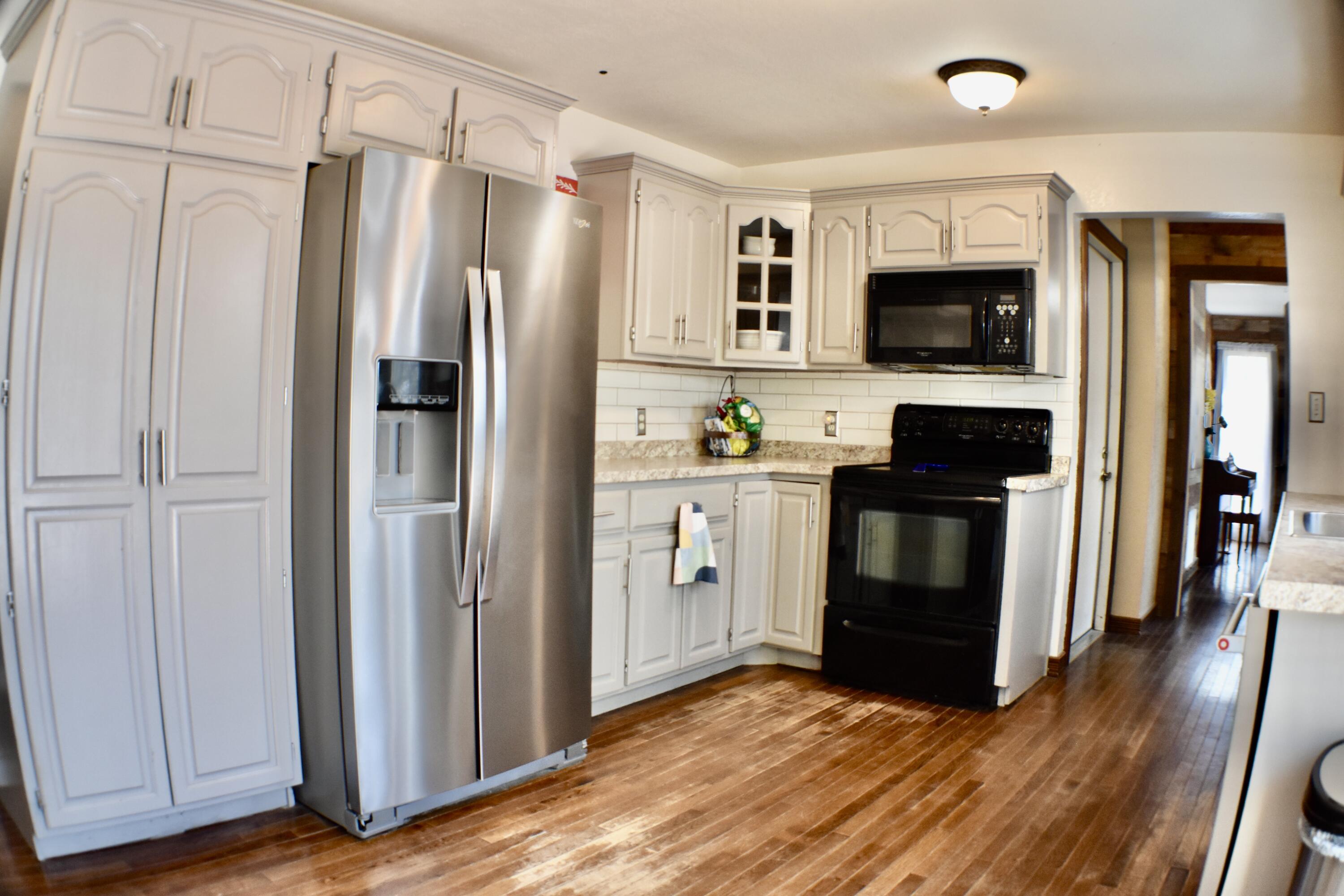 826 East Division Street Property Photo 18