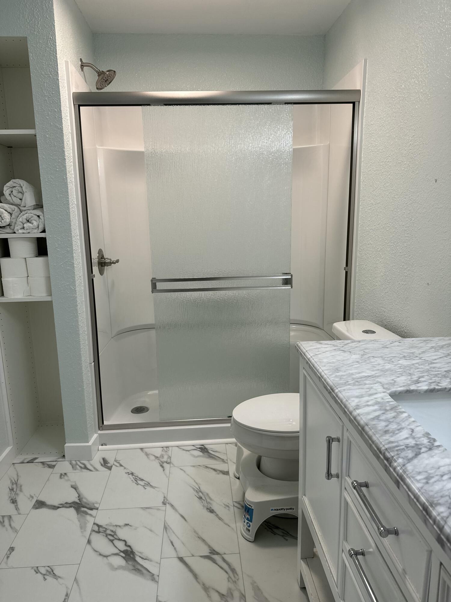 826 East Division Street Property Photo 19