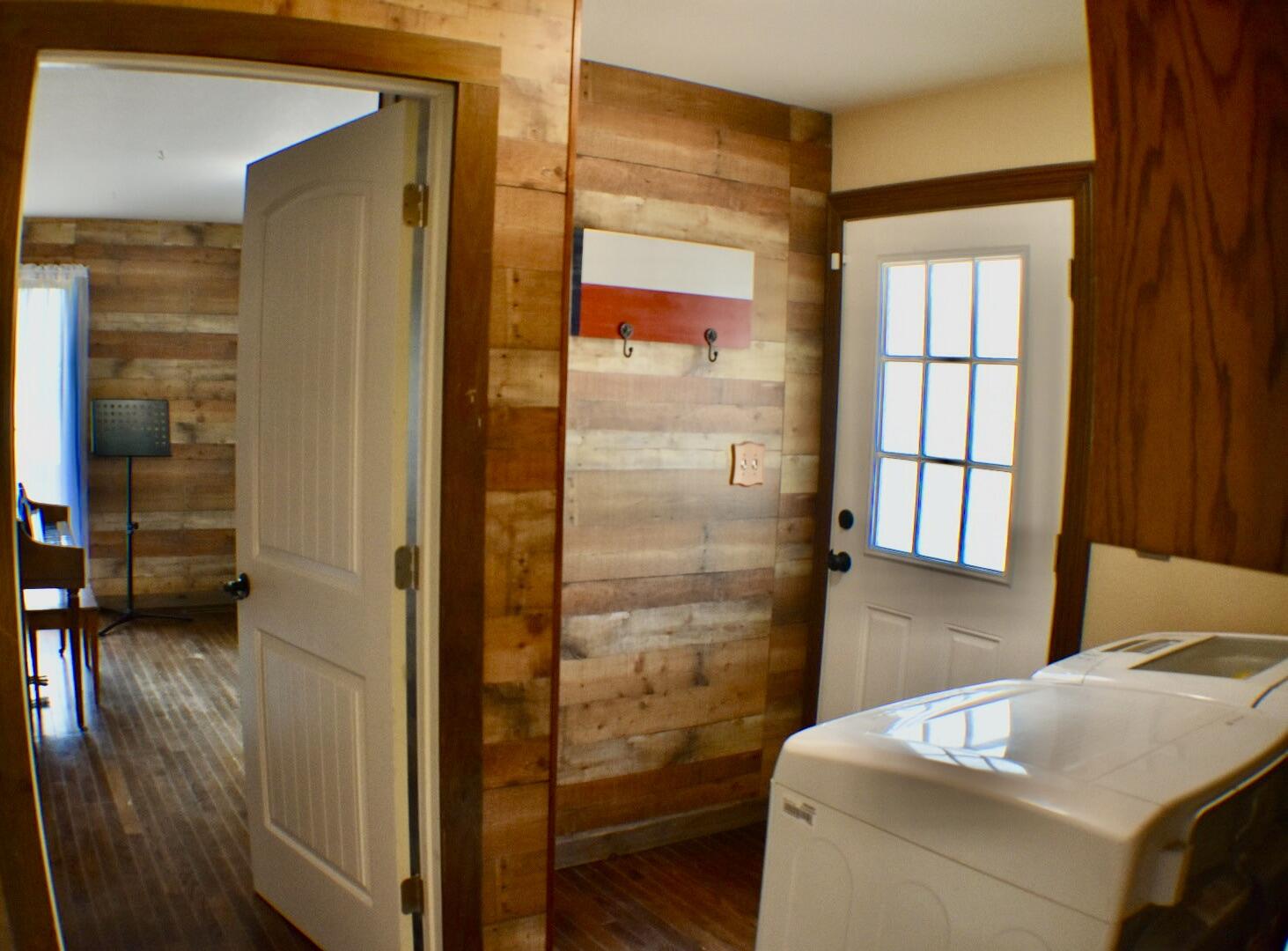 826 East Division Street Property Photo 20