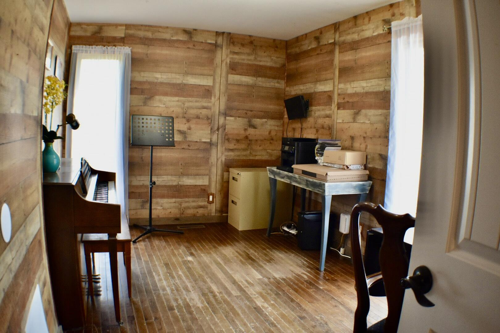 826 East Division Street Property Photo 21