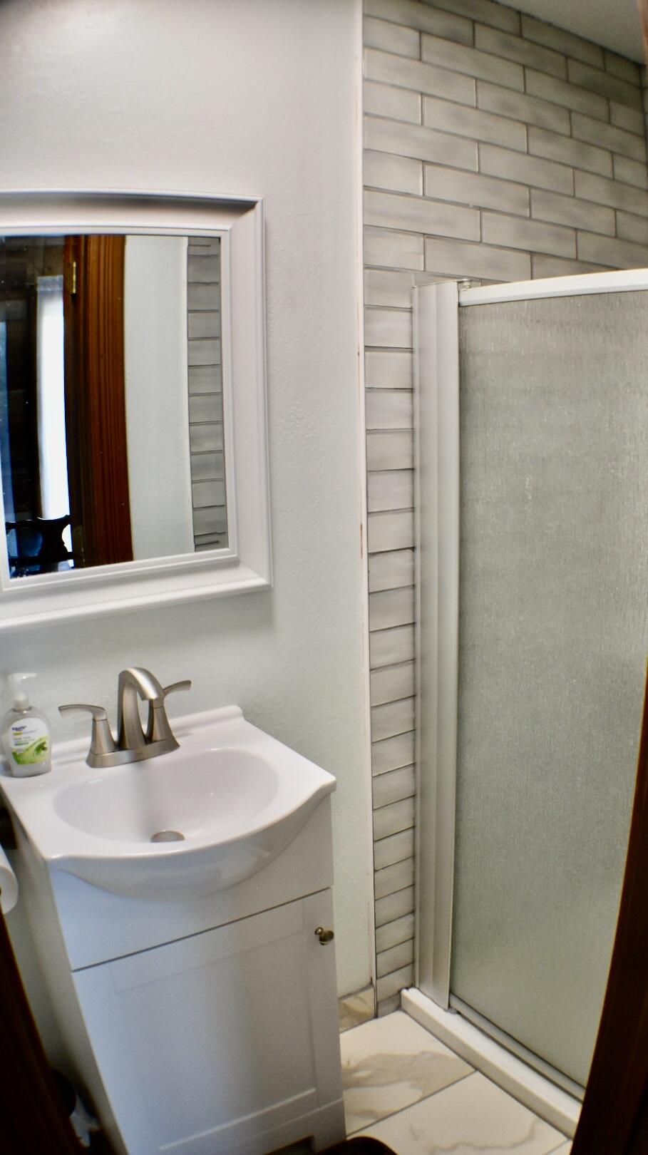 826 East Division Street Property Photo 24