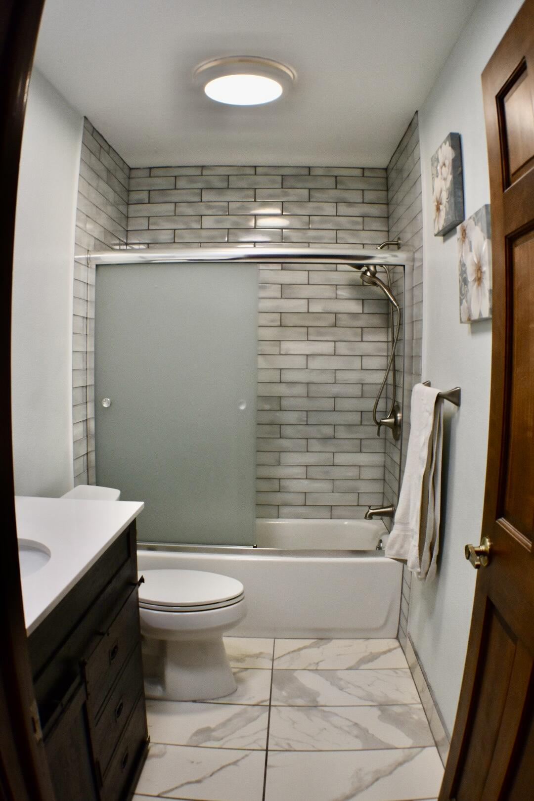 826 East Division Street Property Photo 29