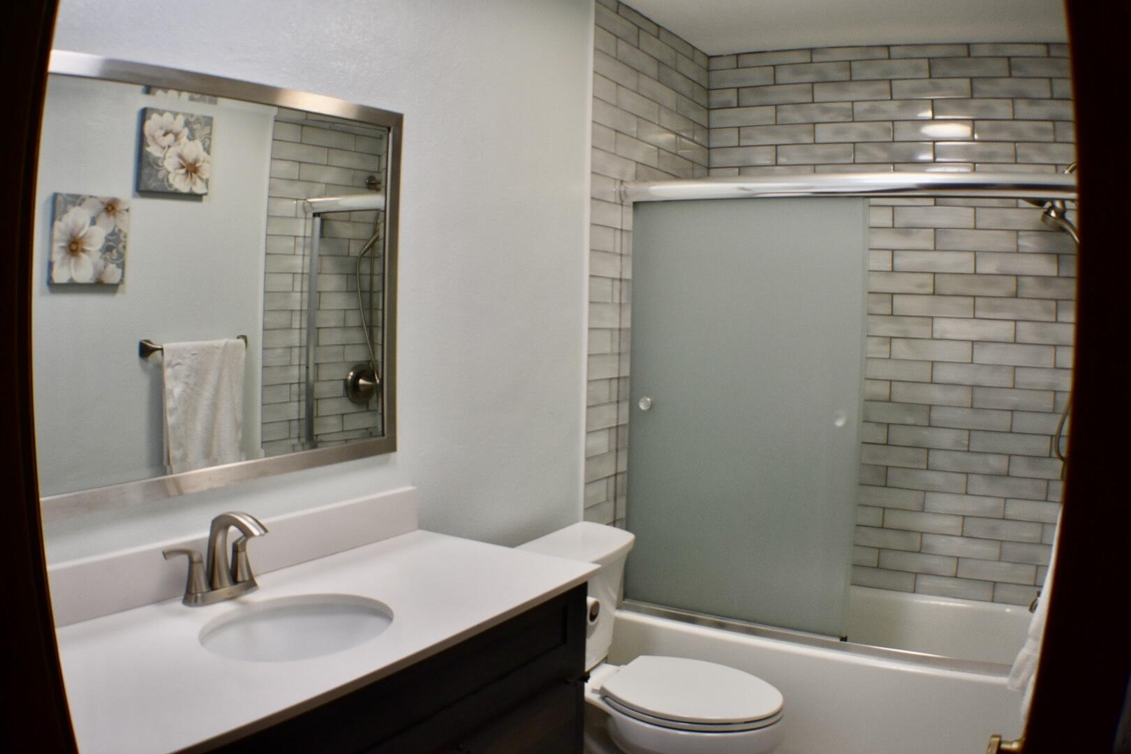 826 East Division Street Property Photo 29