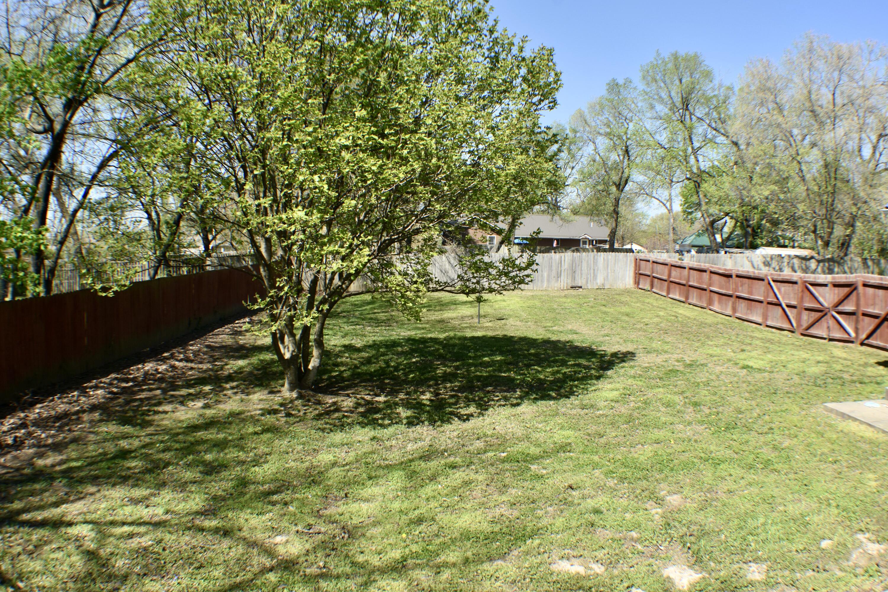 826 East Division Street Property Photo 37