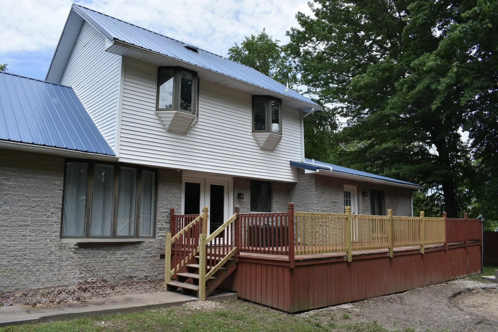 826 East Division Street Property Photo 39