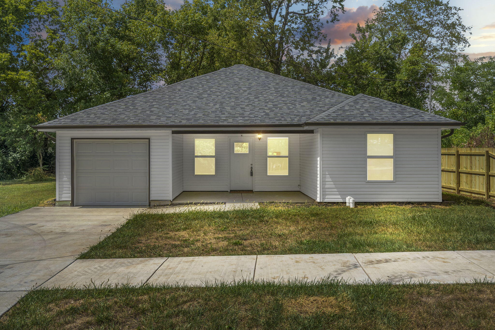 341 North Golden Avenue Property Photo 1