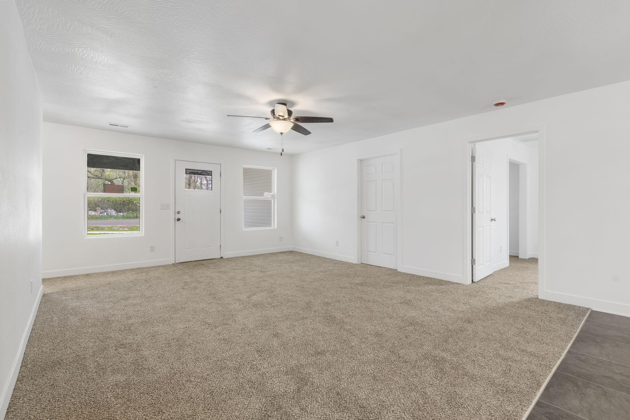 341 North Golden Avenue Property Photo 4